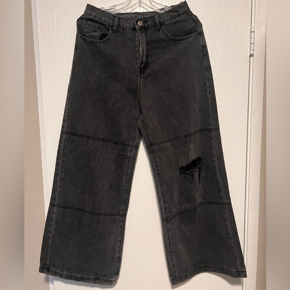 Black Distressed Women Jeans - Wide leg